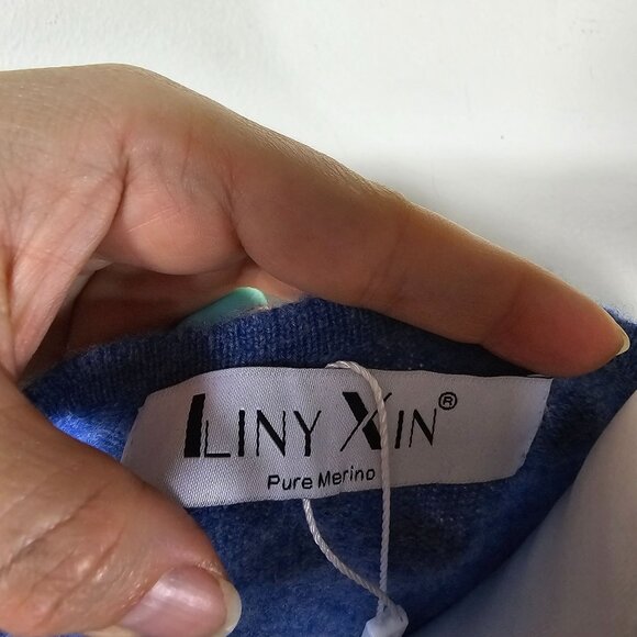 Liny Xin Womens V-Neck Superfine Merino Wool Sweater Sz M Blue Academia Preppy - Picture 8 of 10